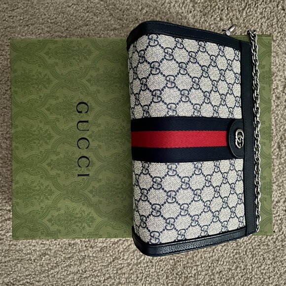 100% Authentic!! GUCCI GG monogram supreme medium shoulder - Clutch / Crossbody - Picture 9 of 13